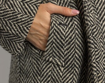 Vintage Burberrys Irish Tweed Coat – 100% Wool Herringbone Long