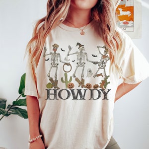 Comfort Colors®  Howdy Pumpkin Halloween Shirt, Fall Shirt, Halloween Shirt, Retro Halloween shirt, Cowgirl Halloween, iprintasty halloween