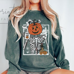 Comfort Colors® Skeleton Pumpkin Sweatshirt, Halloween Coffee Sweatshirt, Womens Fall  sweatshirt, Halloween Coffee Sweatshirt, iprintasty