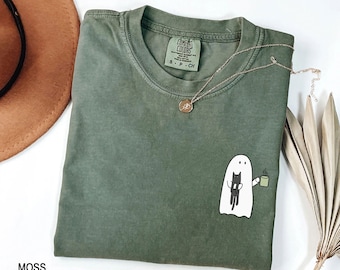 Cute Ghost Coffee Shirt, Halloween Coffee Tee, cat Lovers Tee, Cute Ghost Shirt, Comfort Colors, Сute Ghost Coffee, Spooky Season tee