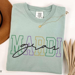 Retro Mardi Gras T-Shirts, New Orleans Shirt, Fat Tuesday Shirt, Mardi Gras shirt, Women Mardi Gras, Mardi Gras Outfit, Mardi Gras Clothing,