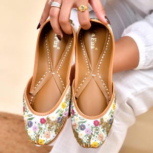 Floral Ivory Embroidered Jutti | Indian Khussa Sandal | Bridal flats | Women slip ons | Ivory Wedding shoes | Gift for her, Bridal Ballerina