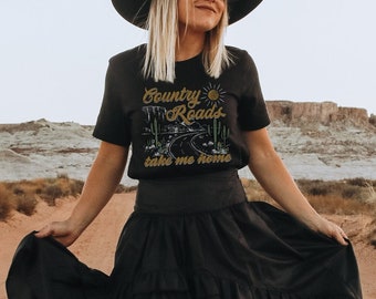 Country Roads Take Me Home Shirt / Western Graphic Tee / Desert Shirt / Unisex Fit / Vintage Feel / Nero / Taglia su per T-shirt oversize