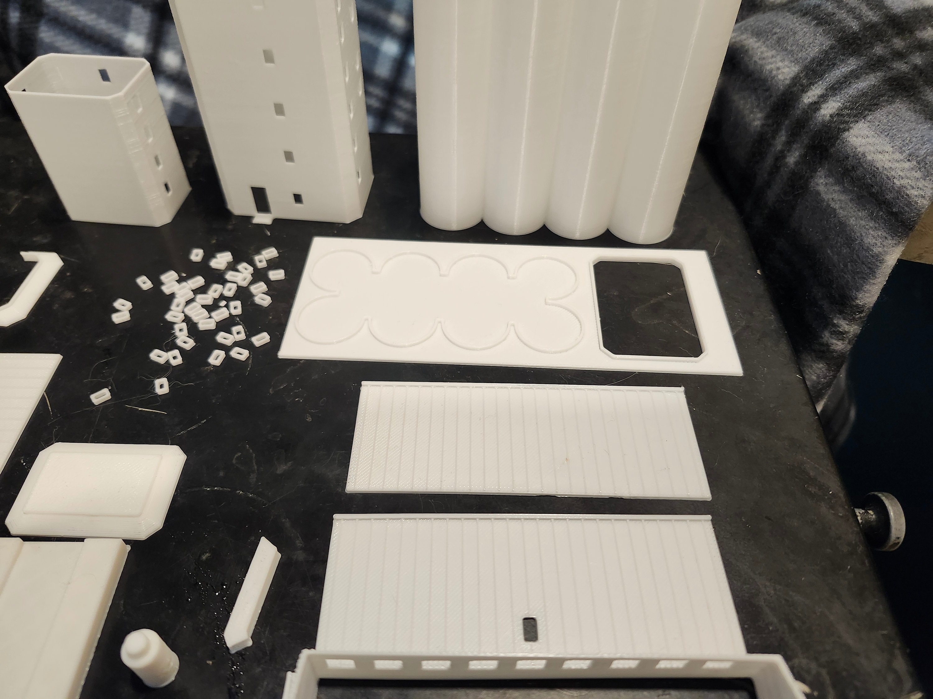 3D Printed HO Scale 8 Silo Concrete Grain Elevator With Single Track ...