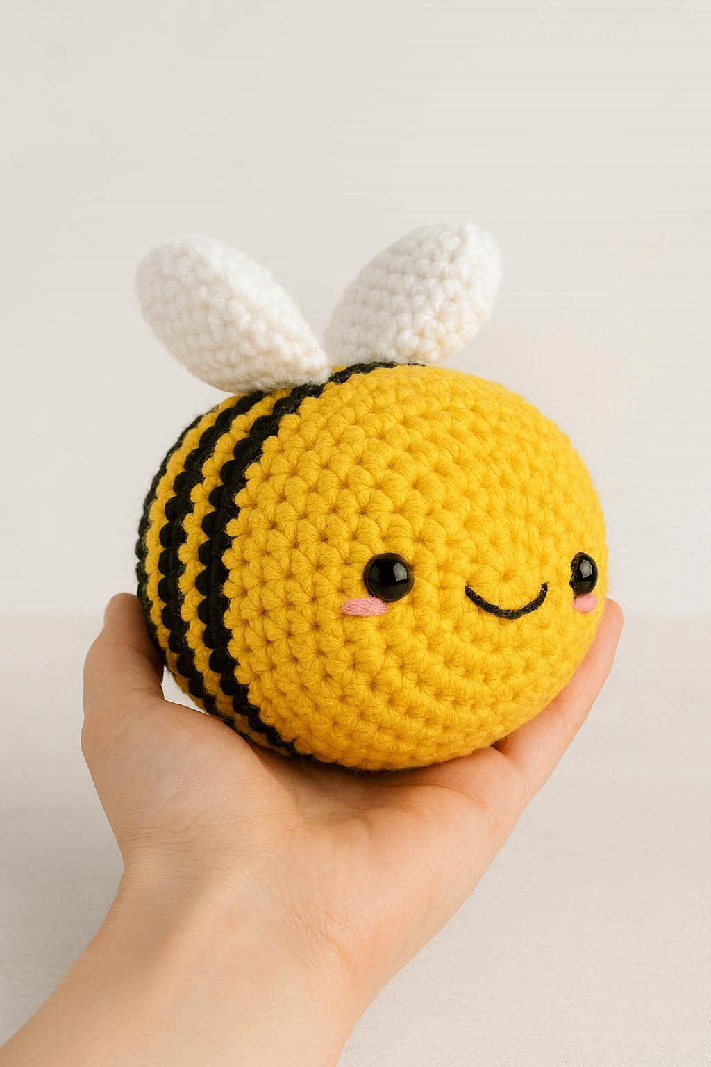 Bumble Bee Amigurumi Pattern | Cute Chubby Bee Crochet | Easy Amigurumi ...