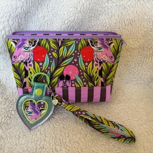Tula Pink Zipper Pouch/Giraffe Make-Up Bag/Tula Project Bag/Tula Travel Bag/Tula Make up bag/Tula Giraffe Travel bag/Tula Giraffe Notion Bag