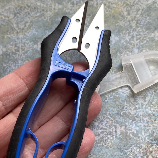 KAI 4.75 Inch THREAD CLIPS, Quick Thread Snips, Top Rated, N5125, High Carbon hardened stainless blades with Vanadium, ships FaST