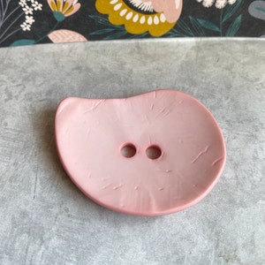 Gros bouton à l'aneth motif cachemire ROSE PALE, bouton en polyamide, boutons extra-larges pour sacs fourre-tout, nous proposons plusieurs couleurs et formes, et nous expédions rapidement