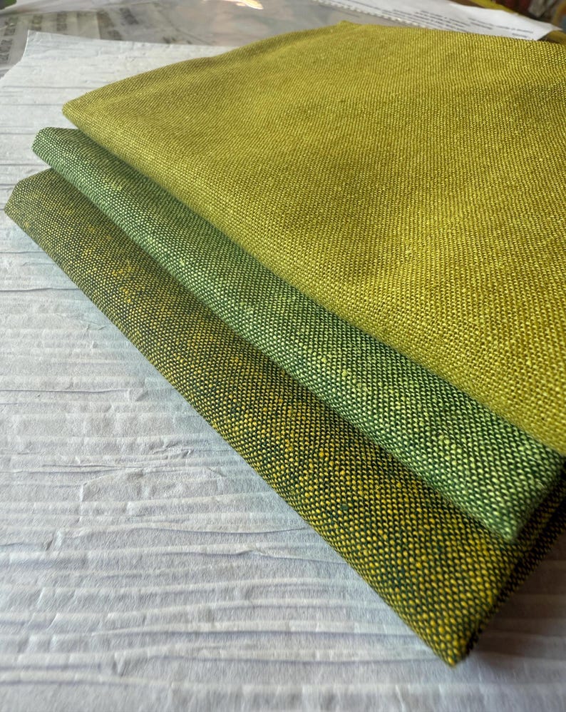robert-kaufman-essex-linen-cotton-blend-fabric-green-yarn-dyed-linen