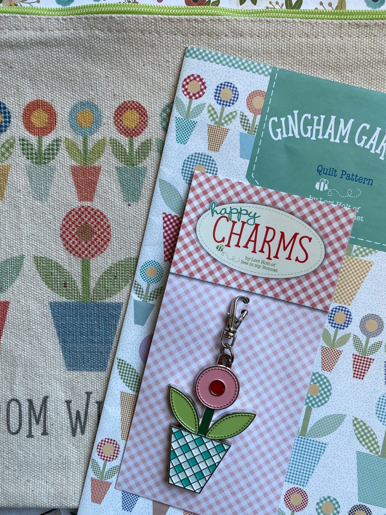 Great Granny Squared by Lori Holt PLUS Charm as Shown, 36 Page Pattern