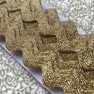 JUMBO Gold METALLIC Rick Rack, .625 inches wide. 2.5 yds per package, Wrights Trims, trim for quilts & crafts projects, ships fast