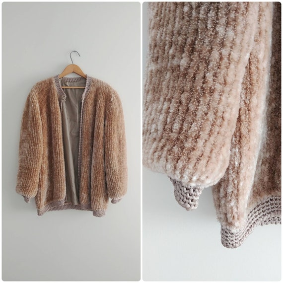 Large Vintage Womens Taupe Fuzzy Sweater Winter Ch