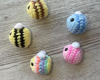 Crocheted bee made of chenille wool with safety eyes; Various colors; Perfect gift for children as a lucky charm