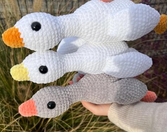 Crocheted goose made of chenille yarn with safety eyes; various colors; perfect gift for children