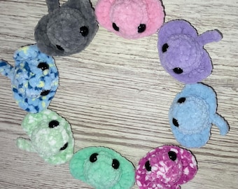 Crocheted stingray made of chenille wool with safety eyes; Various colors; Perfect gift for children as a lucky charm