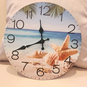 Hochwertiger Druck Strand Themed MDF Stille Wanduhr Rose & Teekanne Design Wohnkultur Geburtstag Jubiläum Einweihungsparty Weihnachtsgeschenk