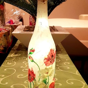 Lámpara de botella iluminada decorada a mano con diseño de amapola Un regalo único de cumpleaños/aniversario/boda/inauguración de la casa
