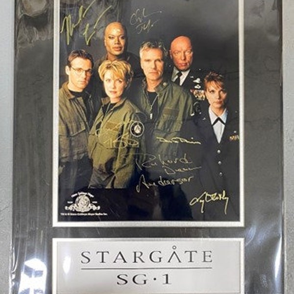 Stargate SG1 22"x16" con firmas