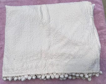 VTG Bates Mill Ivory Twin Bedspread with Tassels & Poms MINT Condition!