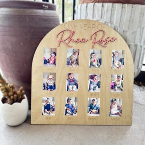 Tablero de fotos personalizado con hitos mensuales, exhibición de recuerdos del primer año del bebé, collage de crecimiento del primer cumpleaños, letrero de mi primer año
