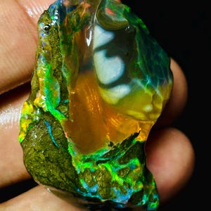 Rare Quality Egg Opal Stunning Fire Natural Ethiopian Crystal Welo Opal Rough, Raw Opal Rough, Oil Opal Rough, 80.50 Carat, 28x42 MM, SS707