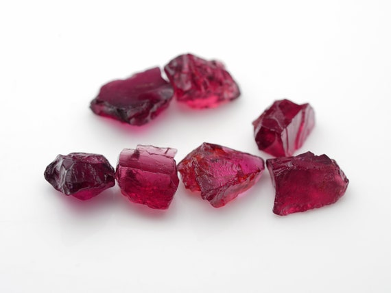 7 Pcs Top Purple Garnet Raw, Garnet Rough, 24.20 Carat, Mozambique Purple  Garnet Raw, Garnet Gemstone, A255 - Etsy