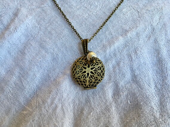 Filigree Round Locket, Gifts for Women, Vintage Jewelry Ascetic, Bronze, Gold, Rose, Copper, Halloween,  Christmas, Birthday, Gift, For Her