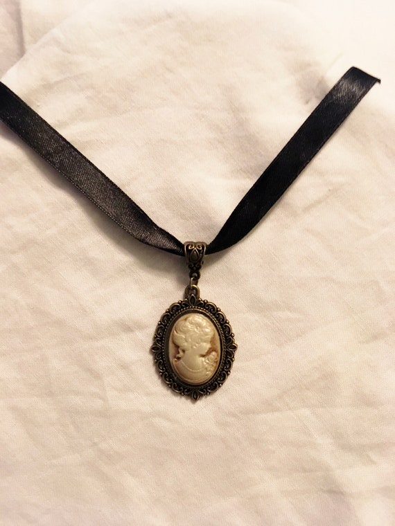 Cameo Necklace, Gifts for Women, Vintage Jewelry, Bronze, Copper, Bridgerton, Christmas, Birthday, Gift, For Her