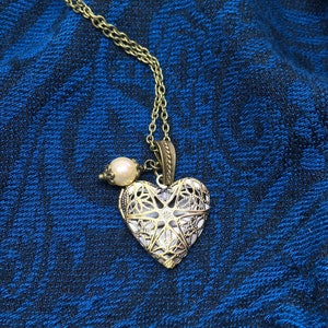 Filigree Heart Locket, Gifts for Women, Vintage Jewelry Ascetic, Bronze, Gold, Rose, Copper, Halloween,  Christmas, Birthday, Gift, For Her