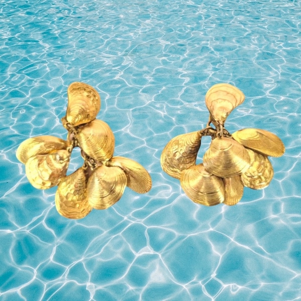 Vintage Napier Bracelet Seashell Earrings  |  Eugene Bertolli Clam Clip Gold Tone Earrings| Signed Book Piece Earrings