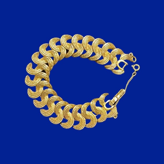 Monet  Gold Tone Swirl Link Bracelet - image 3