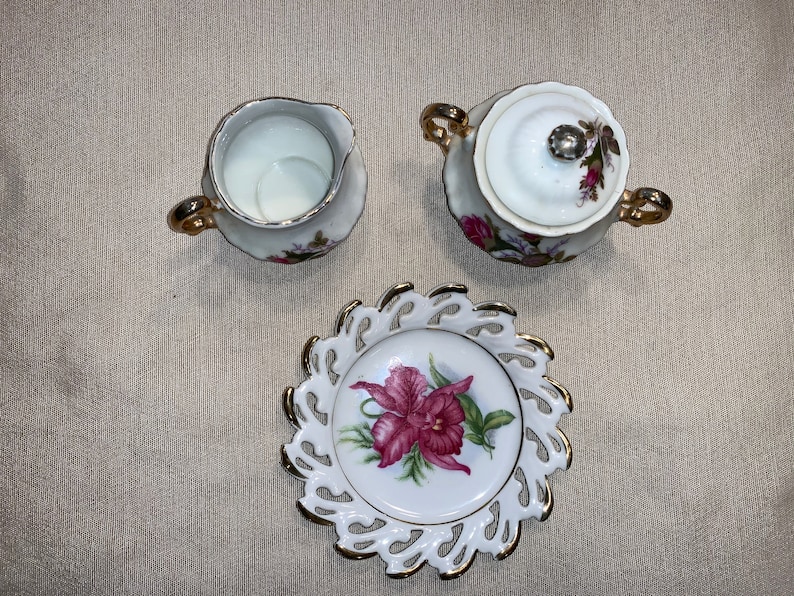 Miniature Cream and Sugar Set w Saucer