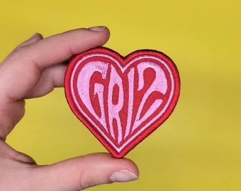Écusson thermocollant brodé avec logo GRiZ Heart