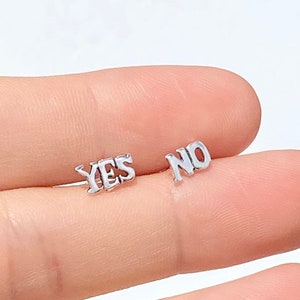 Pendientes de plata de ley 925 con letras sí no, pendientes sí o no, pendientes sí, pendientes no, pendientes con letras, pendientes con letras tipo botón, SI, NO