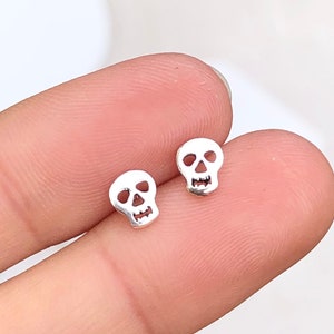 925 Sterling silver skull stud earrings, skull earrings, skull studs, Halloween earrings, ghost face, ghost stud earrings, ghost skull