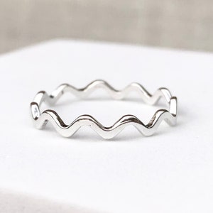 925 Sterling silver zigzag ring, wavy plain ring, wave ring, silver ring, stackable ring, stacking ring, curved band ring, zigzag ring