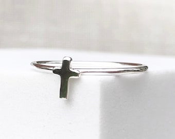 925 Sterling silver cross ring, ring with cross, tiny cross ring, silver cross ring, thin ring cross, stacking ring, 925 cross ring