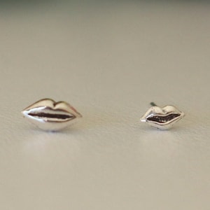 925 Sterling silver lip stud earrings, lip earrings, lip studs, mouth earrings, mouth stud earrings, big lip, thin lip, big lip