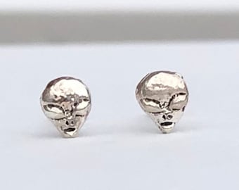 925 Sterling silver alien earrings, alien face earrings, tiny alien earrings, silver alien head, alien head earrings, ufo earrings