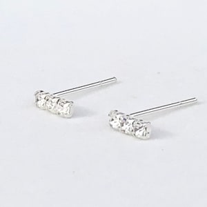 Clous d&#39;oreilles barre CZ, boucles d&#39;oreilles barre cz, clous d&#39;oreilles barre, boucles d&#39;oreilles en cristal, boucles d&#39;oreilles en cristal, mini clous d&#39;oreilles en cristal, boucles d&#39;oreilles barre en cristal