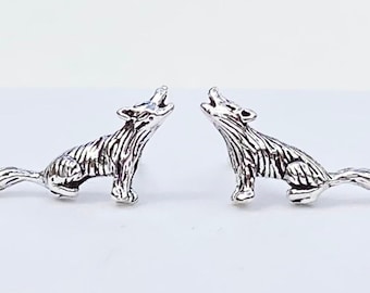 Sterling Silver Howling Wolf Stud Earrings 9mm Wide – Animal