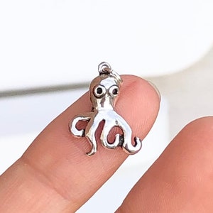925 Sterling silver octopus pendant, solid silver octopus pendant, octopus pendant, octopus charm necklace, animal pendant, solid octopus