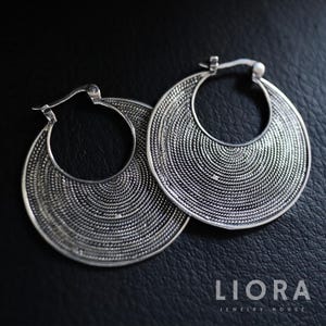 925 Sterling Silber 35 mm Tribal Creolen, große Statement Creolen, Boho Creolen, Halbmond Ohrringe, große Creolen, Spiral Creolen