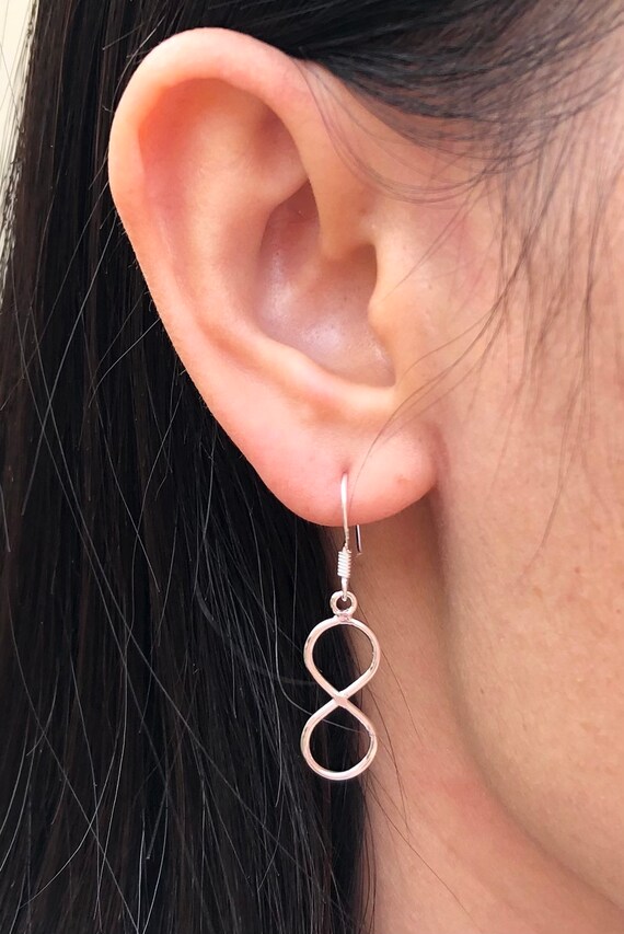 Orecchino femminile di lusso in argento sterling 925 con fiocco da cuore a cuore Orecchini con zirconi per le donne Infiny Eternal Endless Jewelry Gift  36