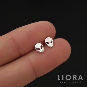 925 Sterling Silver Alien Face Stud Earrings, Alien Earrings, Alien Studs, Face Earrings, UFO Earrings, Sci Fi Space Jewelry, Gift For Him