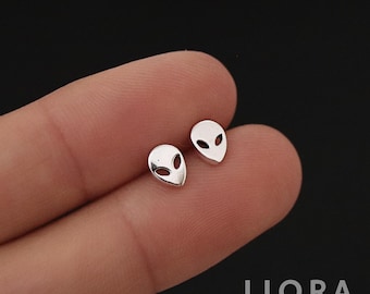 925 Sterling Silver Alien Face Stud Earrings, Alien Earrings, Alien Studs, Face Earrings, UFO Earrings, Sci Fi Space Jewelry, Gift For Him