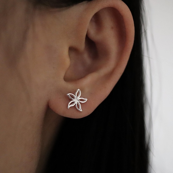 Simple flower earrings discount