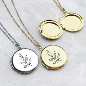 Leaf Engraved Locket Necklace, Golden Stainless Steel Round Locket Necklace, Photo Keepsake, Best Gift, EL120