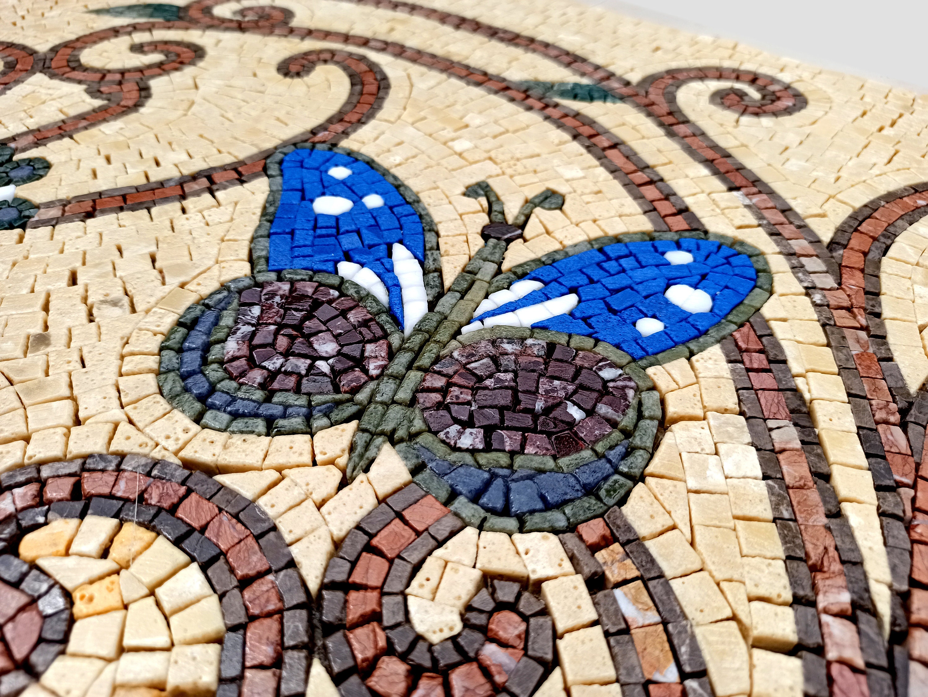 蝶々のモザイク 手作りの孔雀モザイクタイルアート：青い蝶の壁飾り - Etsy 日本