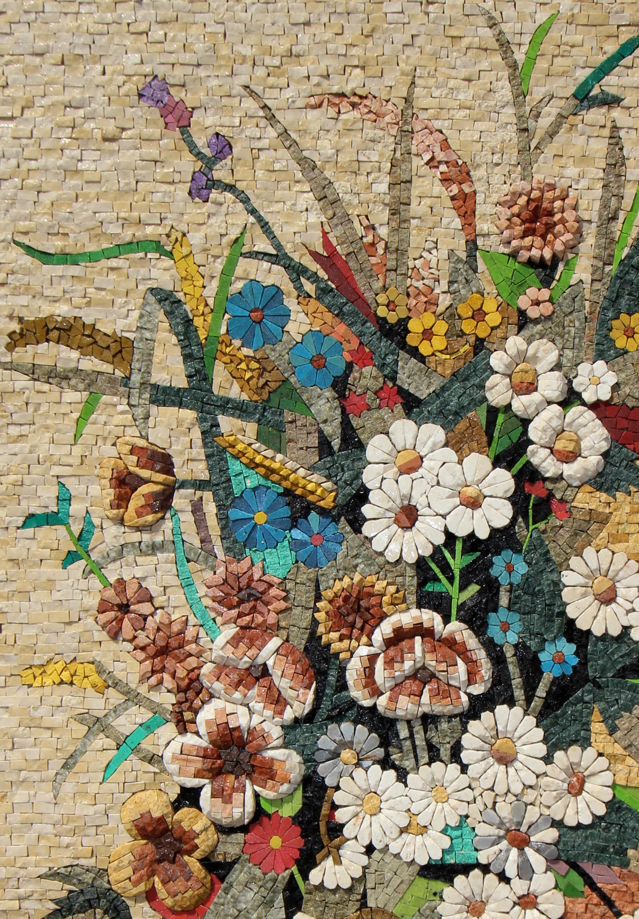 手作りの花柄モザイクタイルアート：大理石の花瓶のバックスプラッシュ